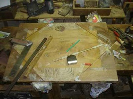 Interieur du secrétaire en cours de travaux.