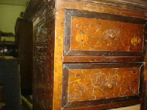 Marqueterie déposée d'un tiroir du cabinet